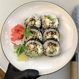 Futomaki pieczona dorada - 6 szt. 